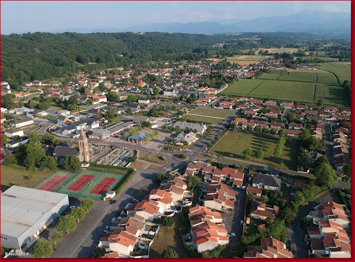 Terrain constructible Barbazan-debat  (Hautes pyrenees 65)